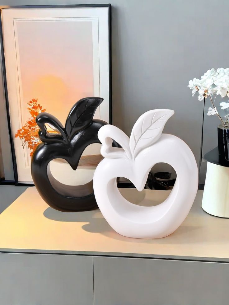 Apple Leaf Hollow Centerpiece Vessel